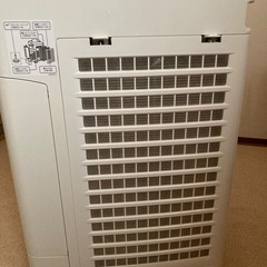 シャープ空気清浄器KC-B50-Wの画像