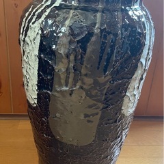 焼物 傘立て　傘入れ　大きな壺　黒　和柄　の画像