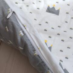 ベビー枕　王冠柄　カバー洗濯可能の画像