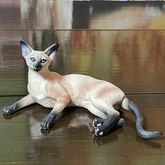 シャム猫 フィギュアの画像