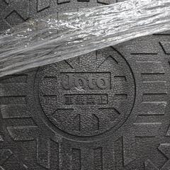 608fk 【未使用品】Joto マンホール蓋のみ 500型 JM-500C-2 ブラック【2枚セット】y062701fkの画像