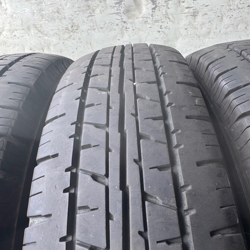 バリ山　DUNLOP ダンロップ　VAN01 195/80R15 107/105L LT 夏タイヤ　2021年製　15インチ　ハイエー
