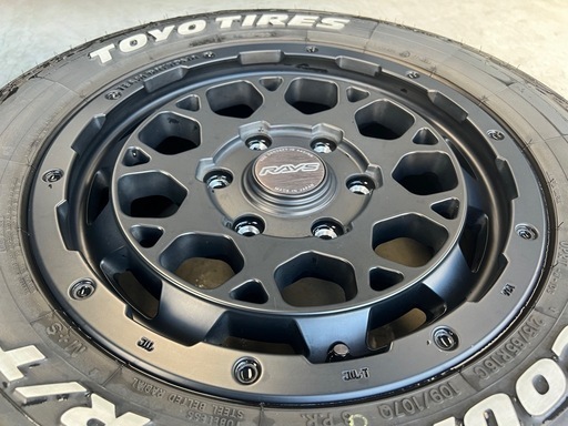 RAYSデイトナM9 Blackedition TOYOオープンカントリーR/Tハイエース200系