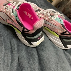 スニーカー　プーマの画像