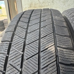 バリ山　BRIDGESTONE ブリジストン　ブリヂストン　VRX3 195/65R15 スタッドレス　タイヤ　2021年製　15インチ　プリウス　セレナ　などの画像