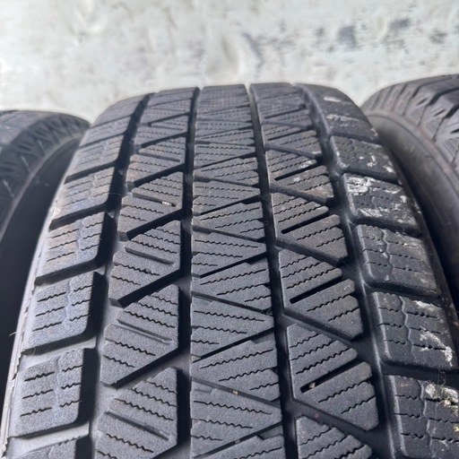 バリ山　BRIDGESTONE ブリヂストン　ブリジストン　DM-V3 225/65R17 スタッドレス　タイヤ　2020年製　ハリアー　ヴァンガード　など