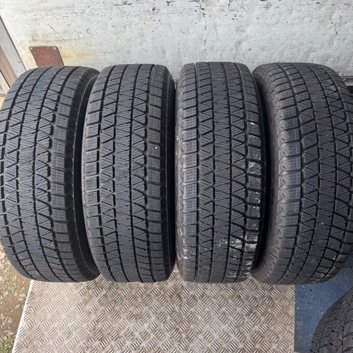 バリ山　BRIDGESTONE ブリヂストン　ブリジストン　DM-V3 225/65R17 スタッドレス　タイヤ　2020年製　ハリアー　ヴァンガード　など