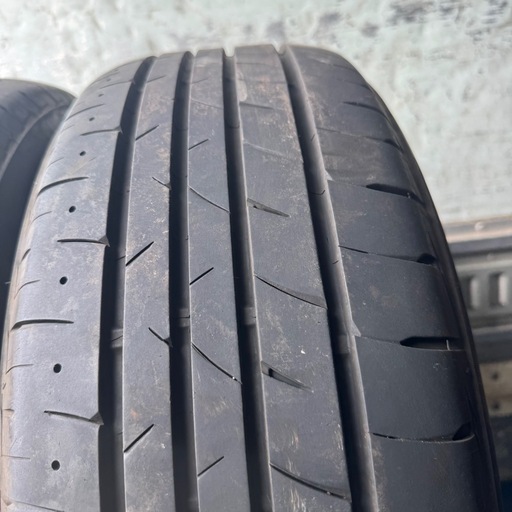 バリ山　BRIDGESTONE ブリヂストン　ブリジストン　playz PX-RVⅡ 225/60R17 夏タイヤ　2020年製　17