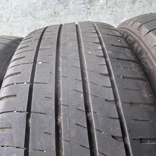 バリ山　DUNLOP ダンロップ　EC204 215/55R17 夏タイヤ　2020年製　17インチ　エスティマ　クラウン　など バリ山 DUNLOP ダンロップ EC204 215/55R17 夏タイヤ 2020年製 17