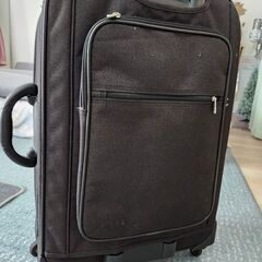 コモドール　キャリーケース中サイズ美品！スーツケースの画像