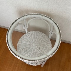 ラタンガラステーブルの画像