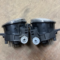 TOYOTA プラド　フォグランプ左右　純正品中古の画像
