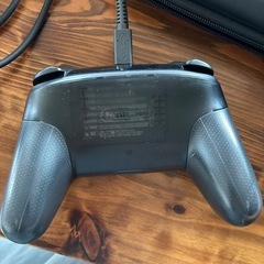 Nintendo Switch 本体　プロコントローラーの画像