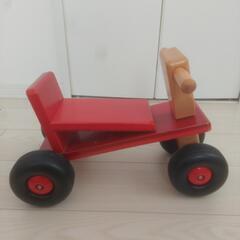 木の車の画像