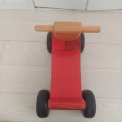 木の車の画像