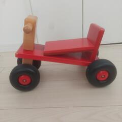 木の車の画像