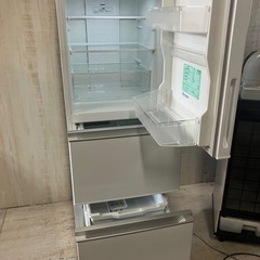 J301⭐️ハイセンス　2021年製　３ドア　ノンフロン冷凍　冷蔵庫の画像