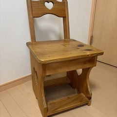 カントリー風中古チェア学習椅子の画像