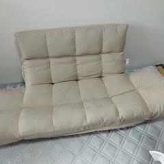 ソファー　ファブリック　ベージュ　の画像