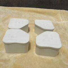 JM20006S)洗濯機かさ上げ台 4個セット 幅：約13cm 高さ：約7cm 奥行：約10,5cm 中古品【取りに来られる方限定】の画像