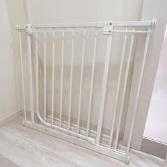 日本育児 ベビーゲート NI-4006 拡張フレーム付き／幅82〜90cm対応／美品 の画像