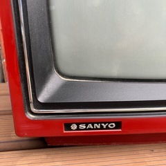 電源入ります★レトロなテレビの画像