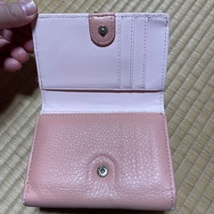 ピンクのお財布の画像