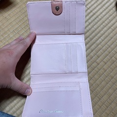 ピンクのお財布の画像