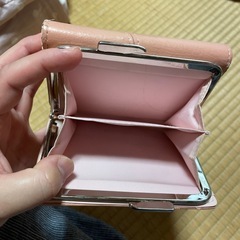 ピンクのお財布の画像