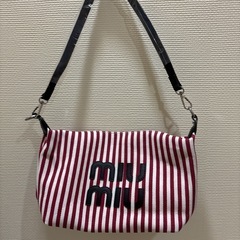 MIUMIUロゴショルダーバッグ