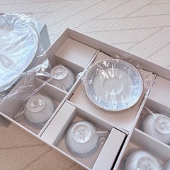 ノリタケ 食器セット（カップ＆ソーサー5客、プレート1枚）