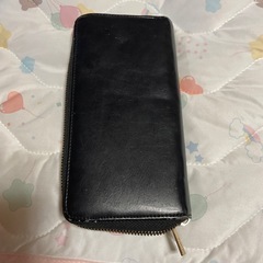 黒い長財布の画像