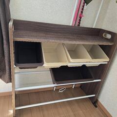 おもちゃ棚
