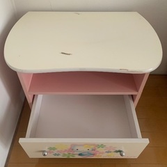 キティちゃんテレビ台の画像
