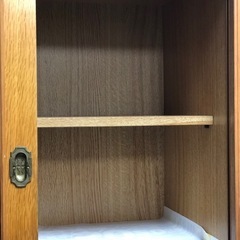 木製キャビネット 食器棚　ガラス扉付きの画像