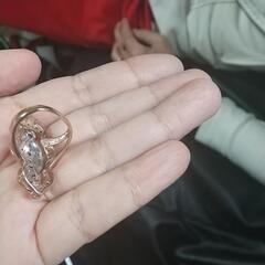 変形した、ゆびわの画像