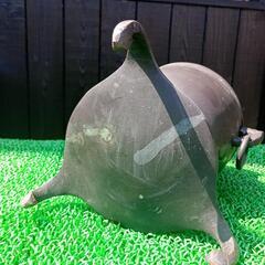 銅製香炉 花模様付き　高24cm 幅18cmの画像