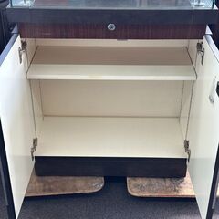 店頭引き渡し 中古 ショーケース 照明付き ガラス ジュエリーショーケース 家具の画像