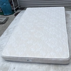 お買い得‼️【マニフレックス】セミダブルマットレスMateras...