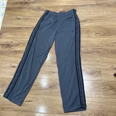 Nike グレー ジャージパンツ スナップボタン付き
