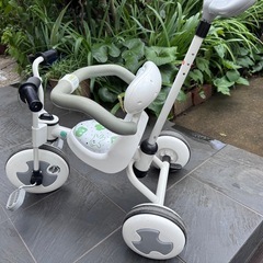 三輪車　ミッキー　ホワイト