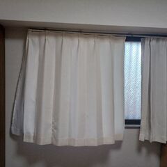 カーテンの画像