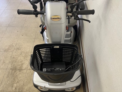 フランスベッド　リハテック　電動車椅子