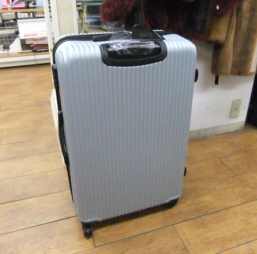 新品 HUNDRED キャリーケース Lサイズ 95L MCR-001 ハードケース シルバー スーツケース キャスター付き 札幌市 