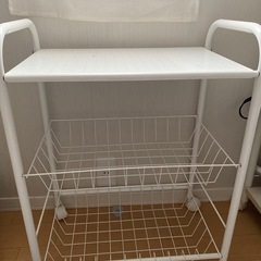 白いラック