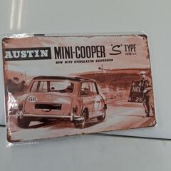 オースチン・ミニ・クーパーSのブリキ看板30cm×20cm