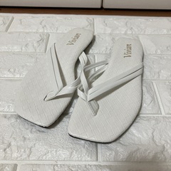 新品♡VIVIAN トングサンダルの画像