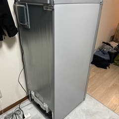 【急いでます😥】SHARP 冷蔵庫2ドアタイプ一人暮らし用シルバーの画像