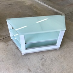 すりガラス テレビ台の画像