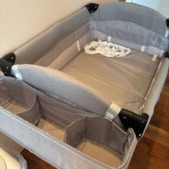 ベビーベッドの画像